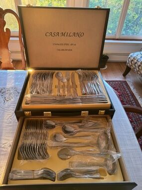 Casa Milano 72 Piece 18/10 Stainless Steel Flatware Set – Italian Design – New i